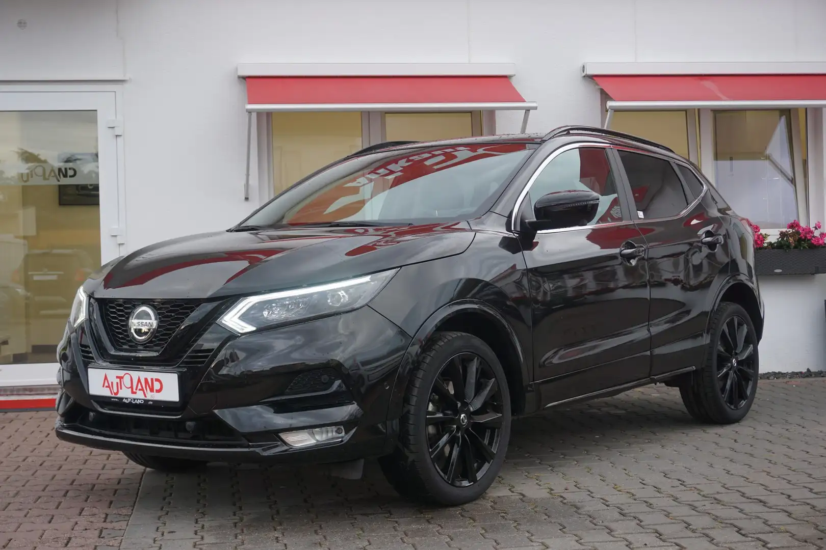 Nissan Qashqai 1.3 DIG-T N-Tec LED Navi ACC 360° Schwarz - 2