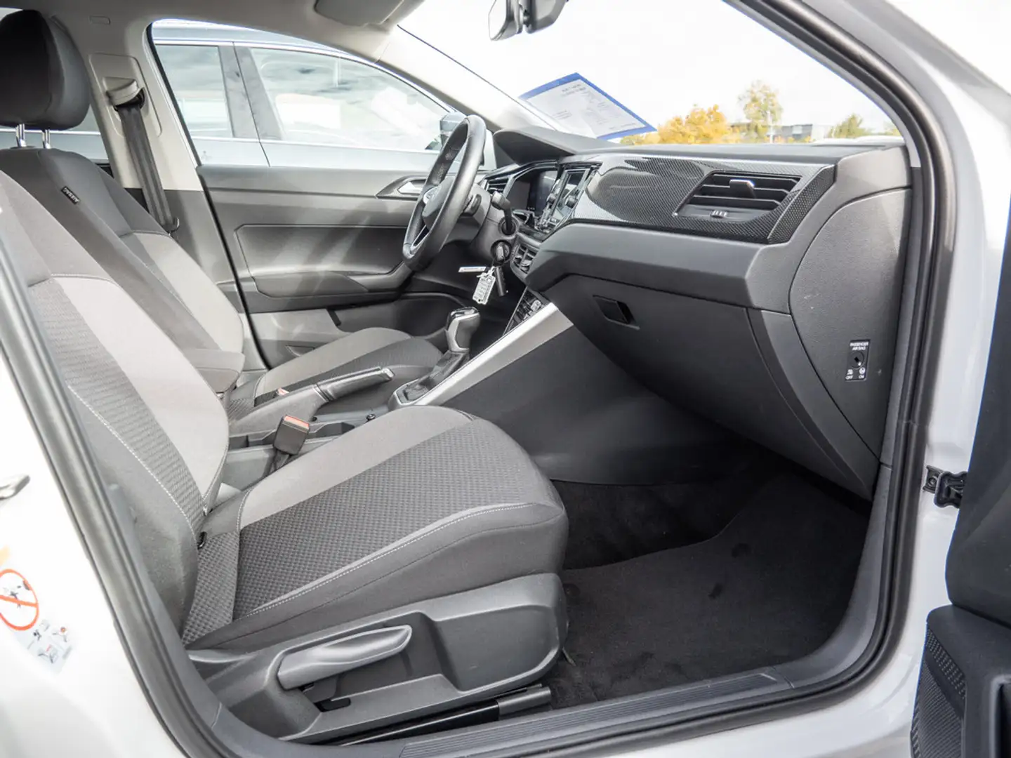 Volkswagen Taigo 1.0 TSI DSG Life KLIMA PDC SHZ ACC LED Weiß - 2