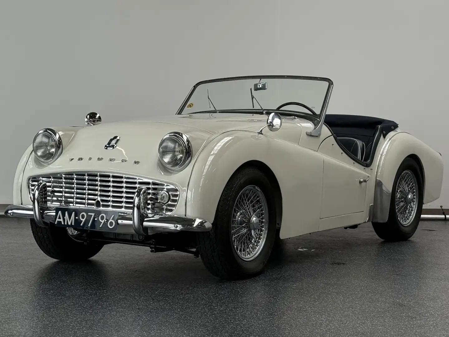 Triumph TR3 A | Body-off gerestaureerd | Kant-en-klaar voor uw Weiß - 1