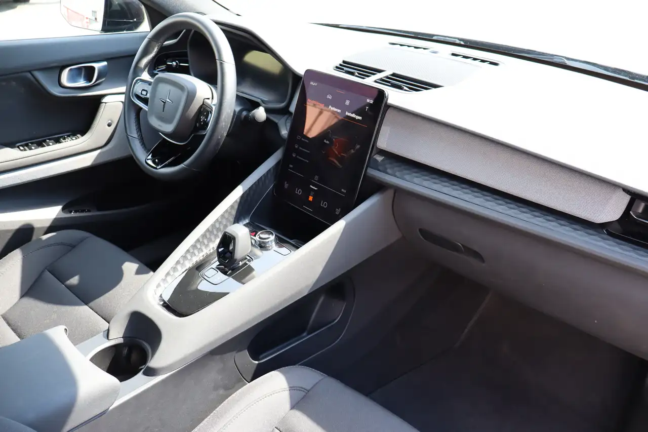 Polestar 2 2023