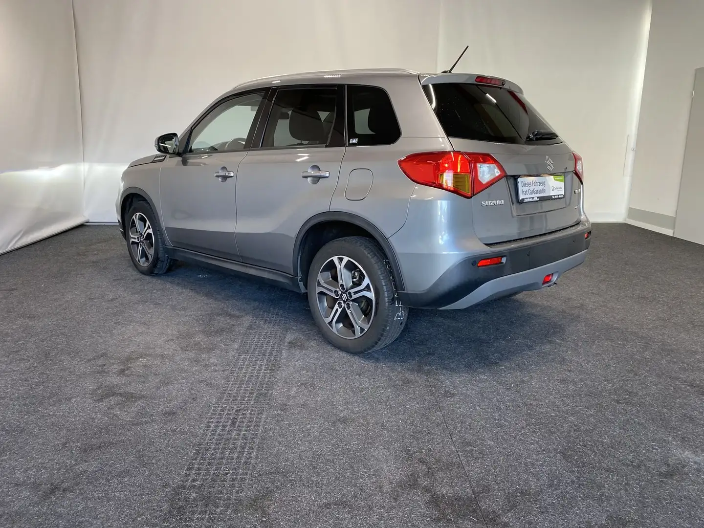Suzuki Vitara 1.6 Navi Klima Kamera SHZ Pano LED 4x4 Grau - 2