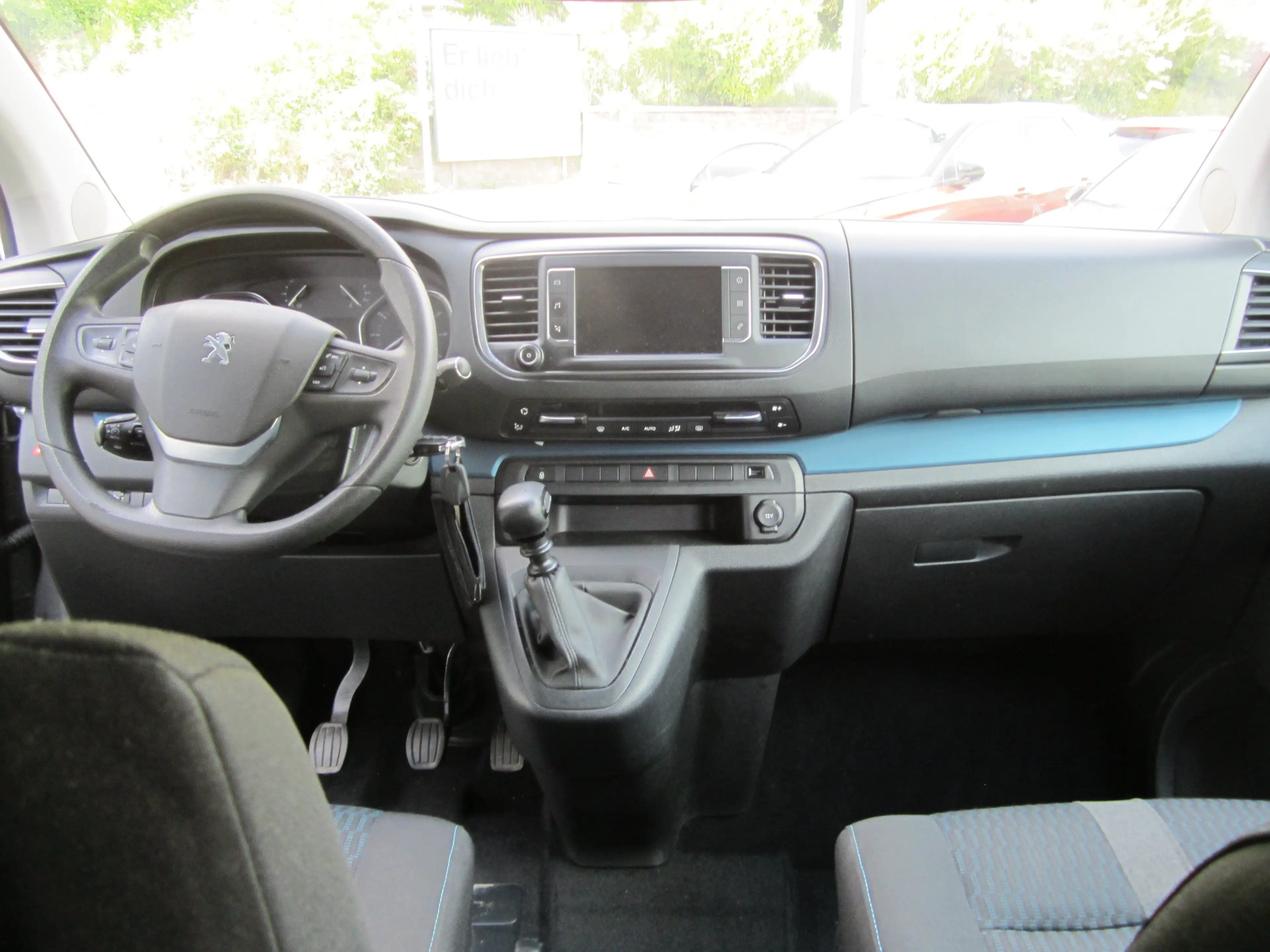 Peugeot Traveller — photo 7