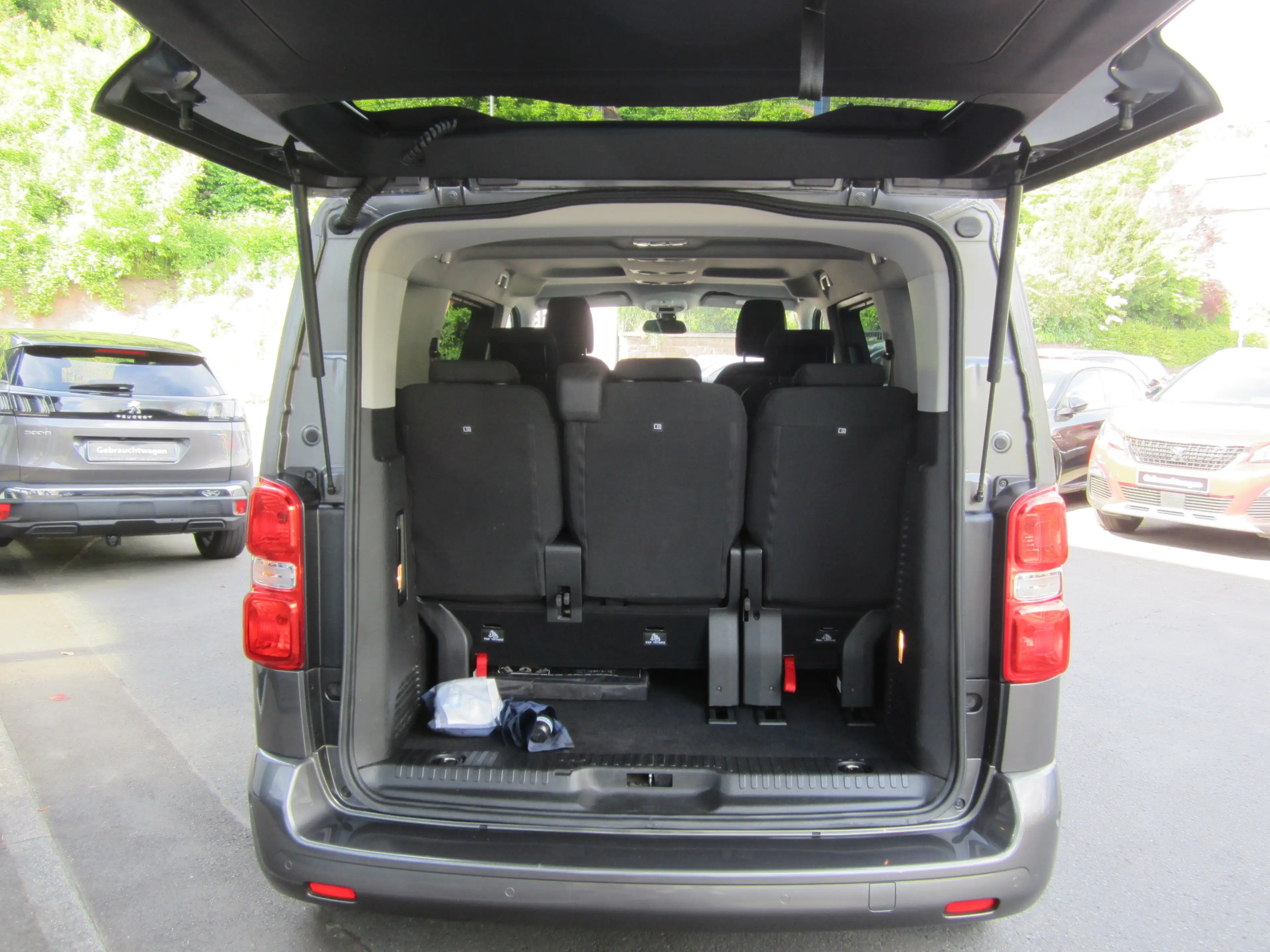 Peugeot Traveller — photo 6