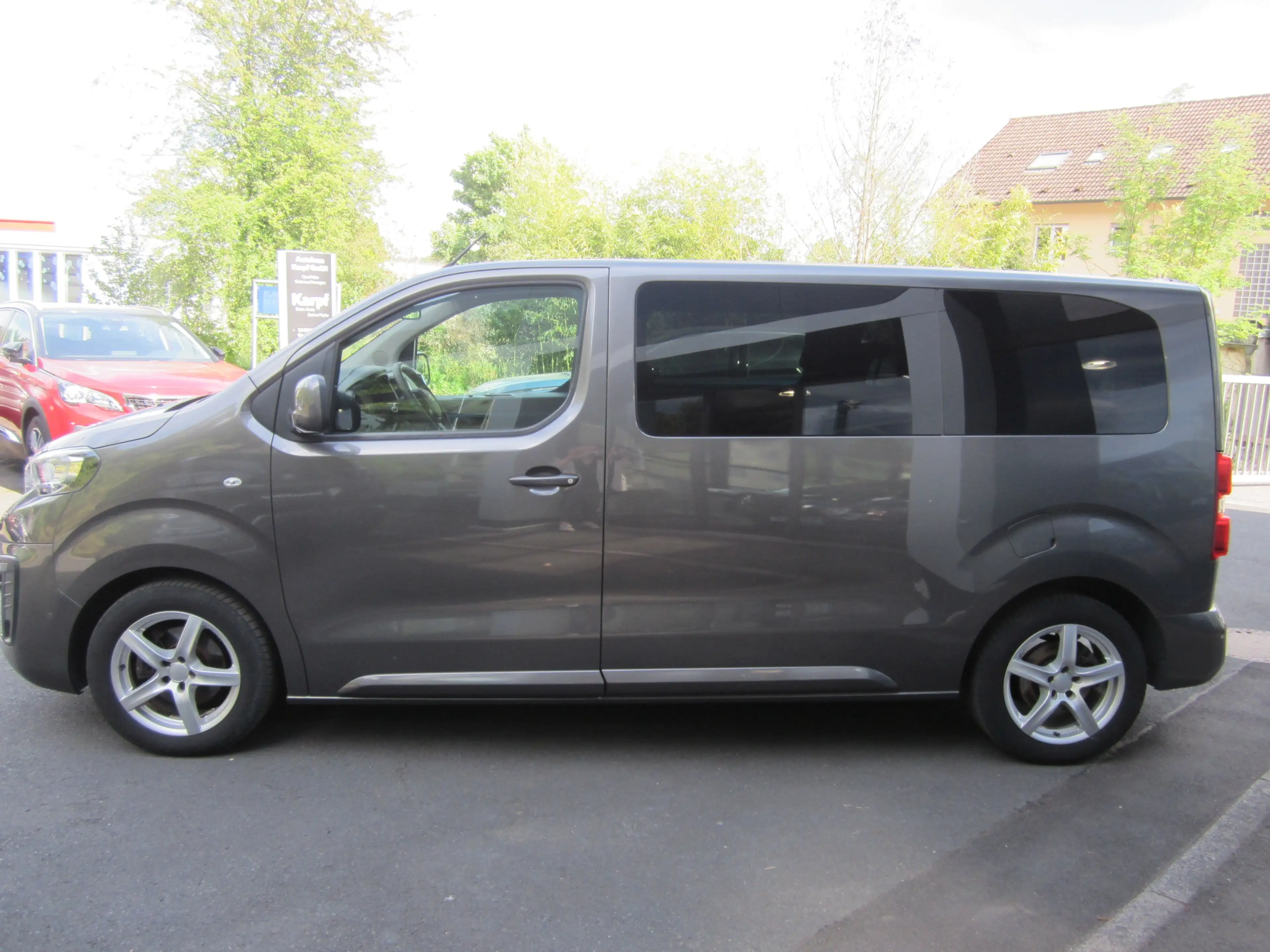 Peugeot Traveller — photo 3