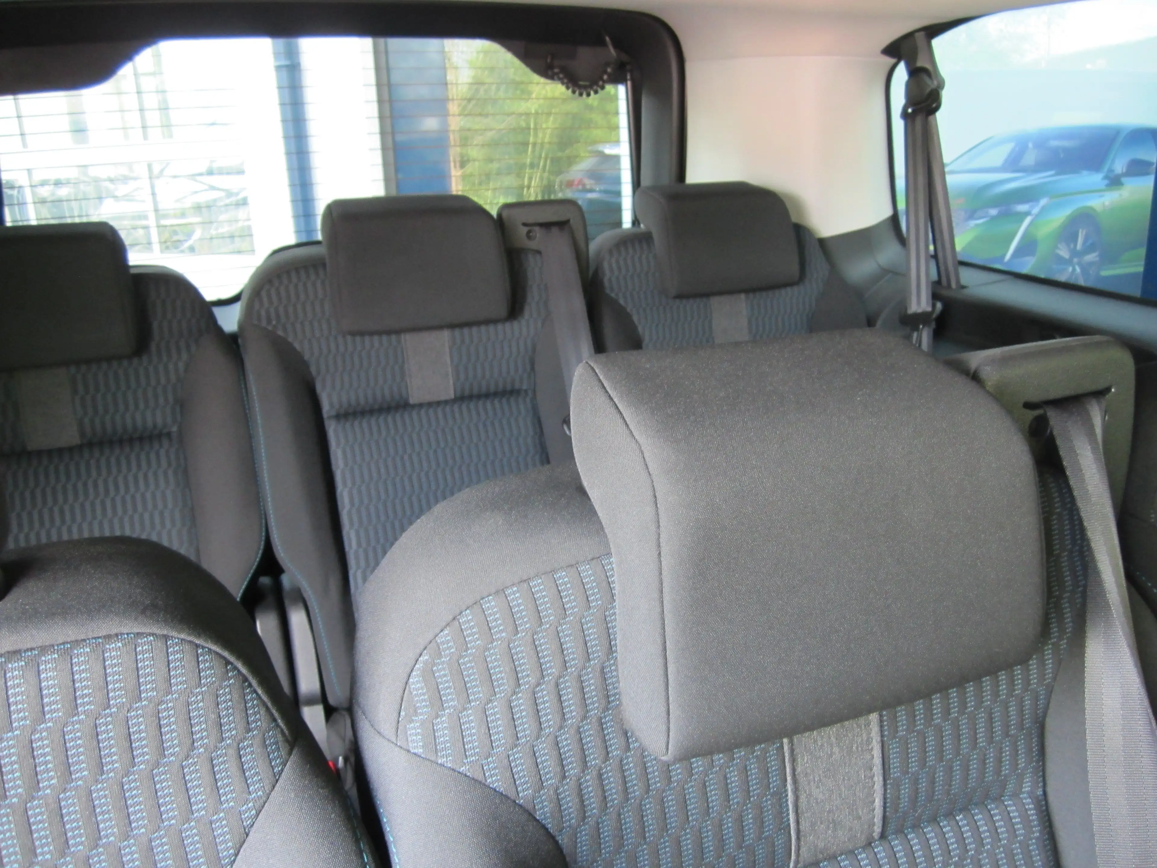 Peugeot Traveller — photo 10