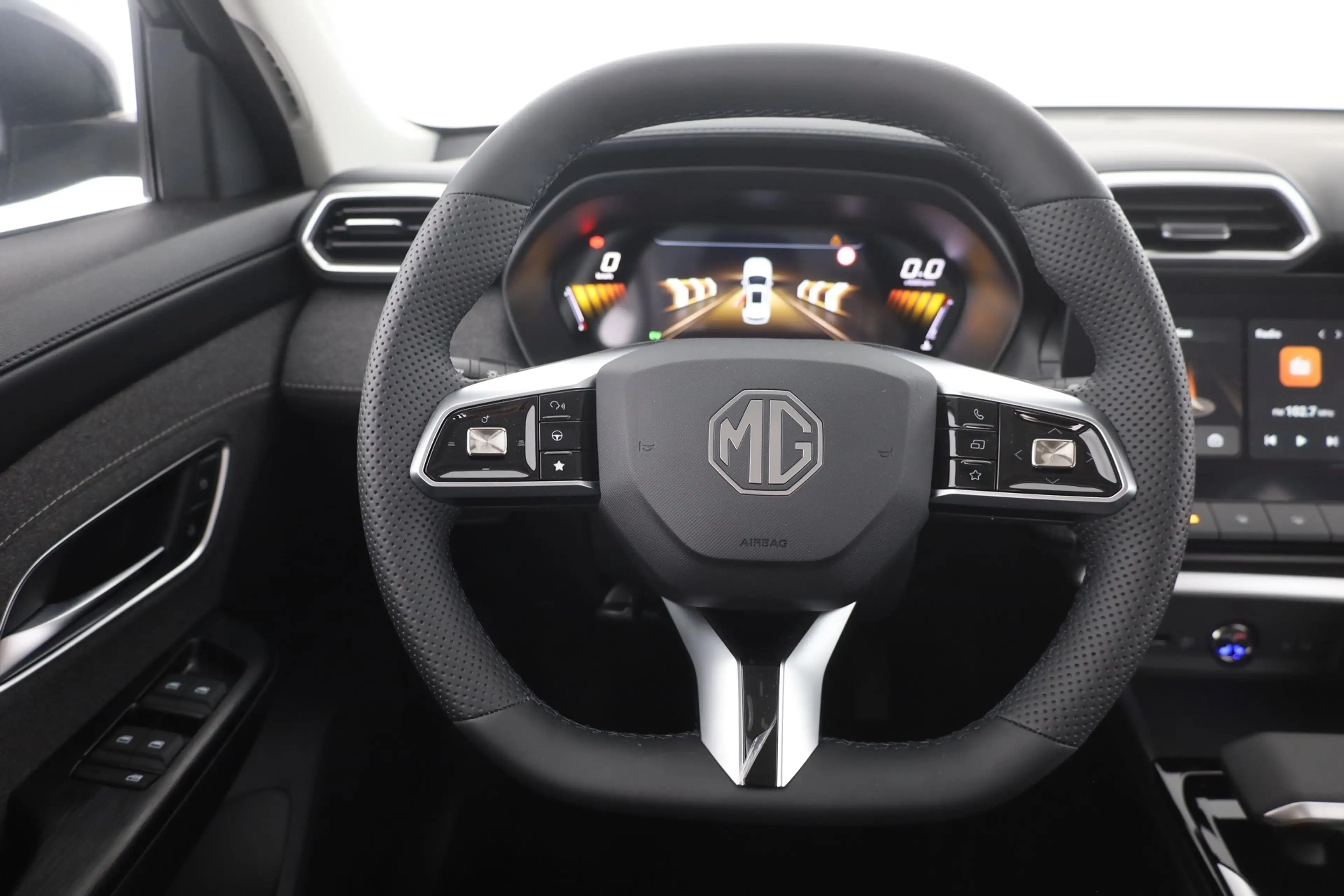 MG ZS 1.5 Hybrid Comfort Aut. LED ACC Navi Kamera — photo 14
