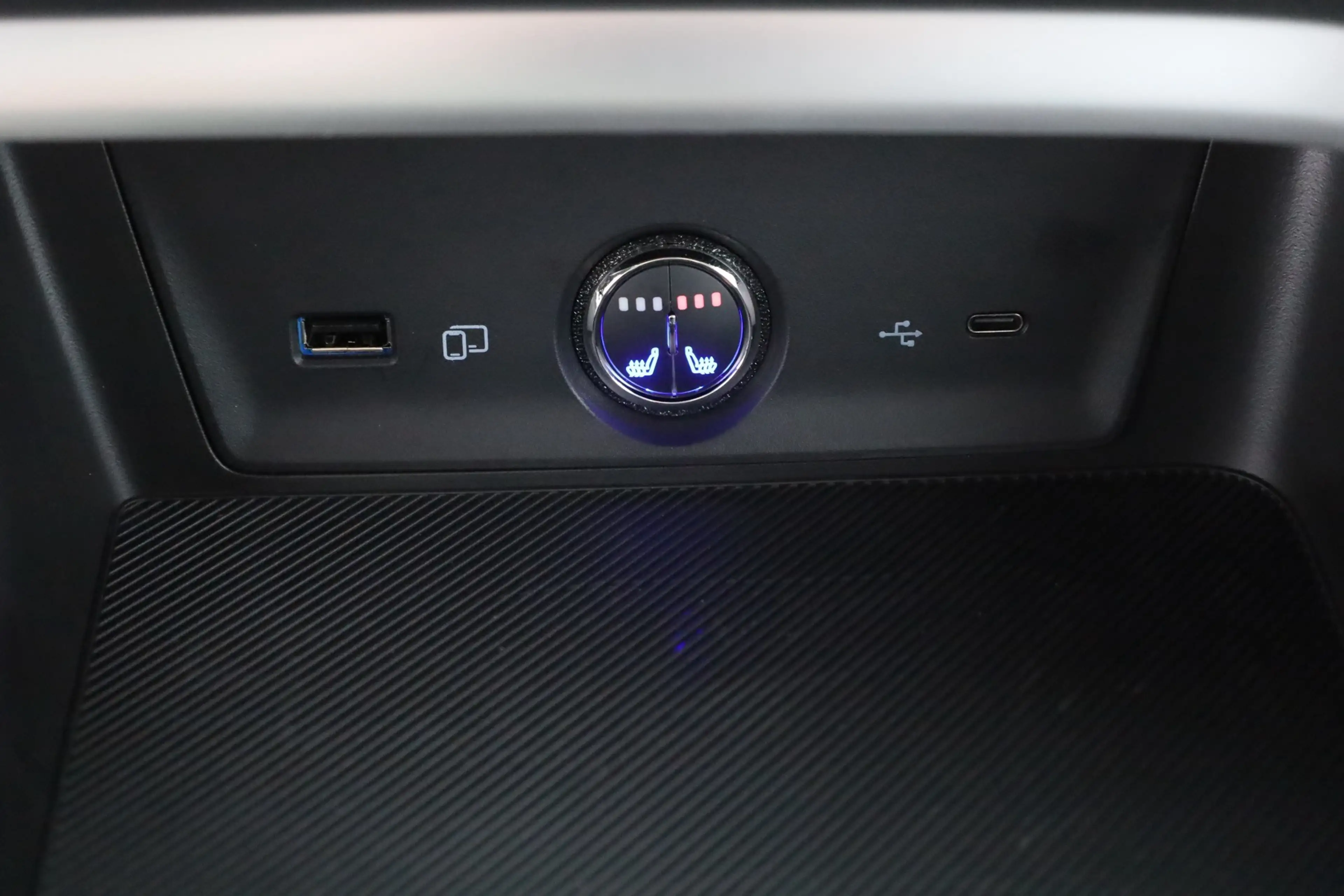 MG ZS 1.5 Hybrid Comfort Aut. LED ACC Navi Kamera — photo 12
