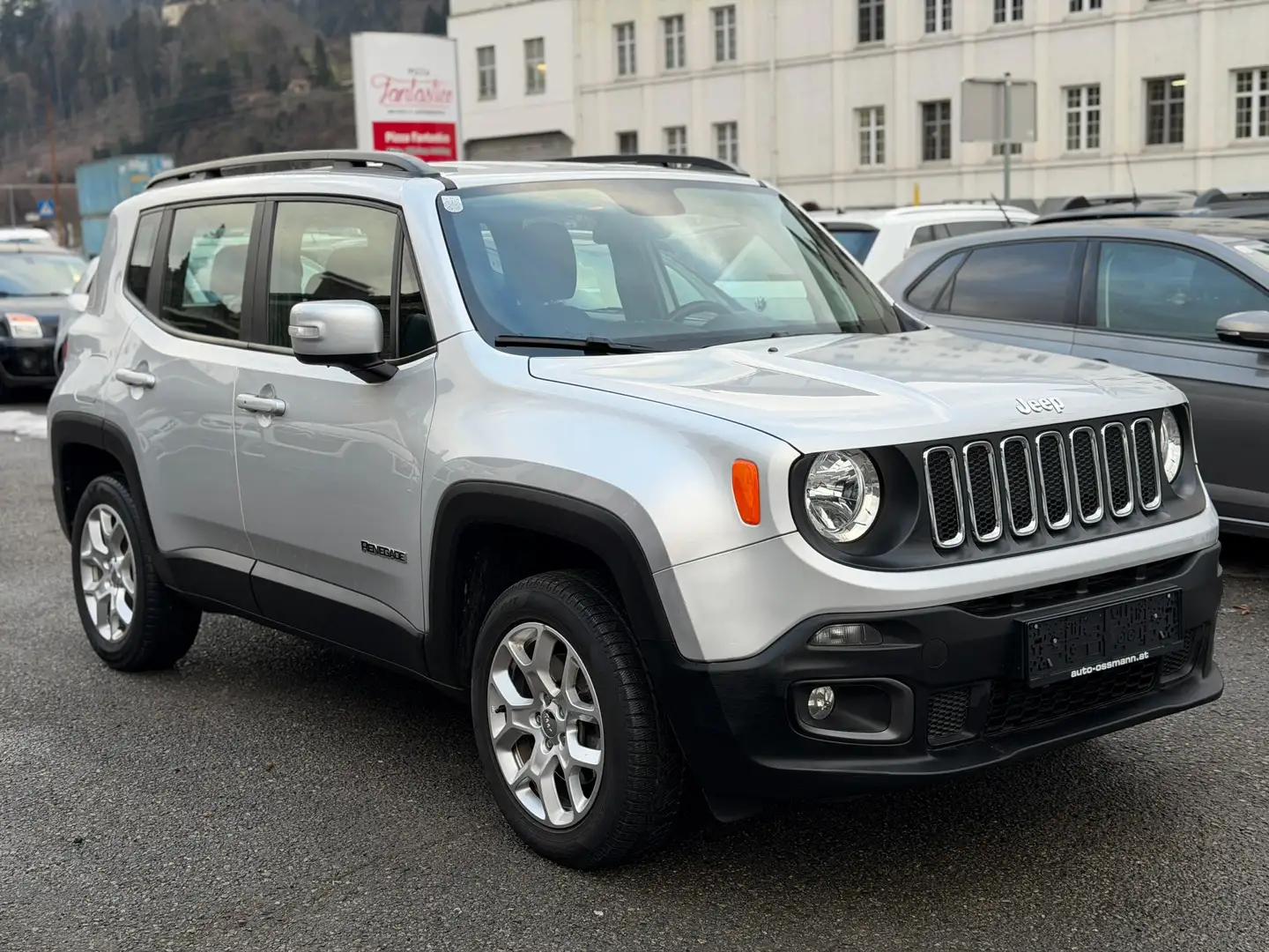 Jeep Renegade 2.0D Allrad NUR 42.000 KM TÜV NEU 1.Bes AHK Silber - 1