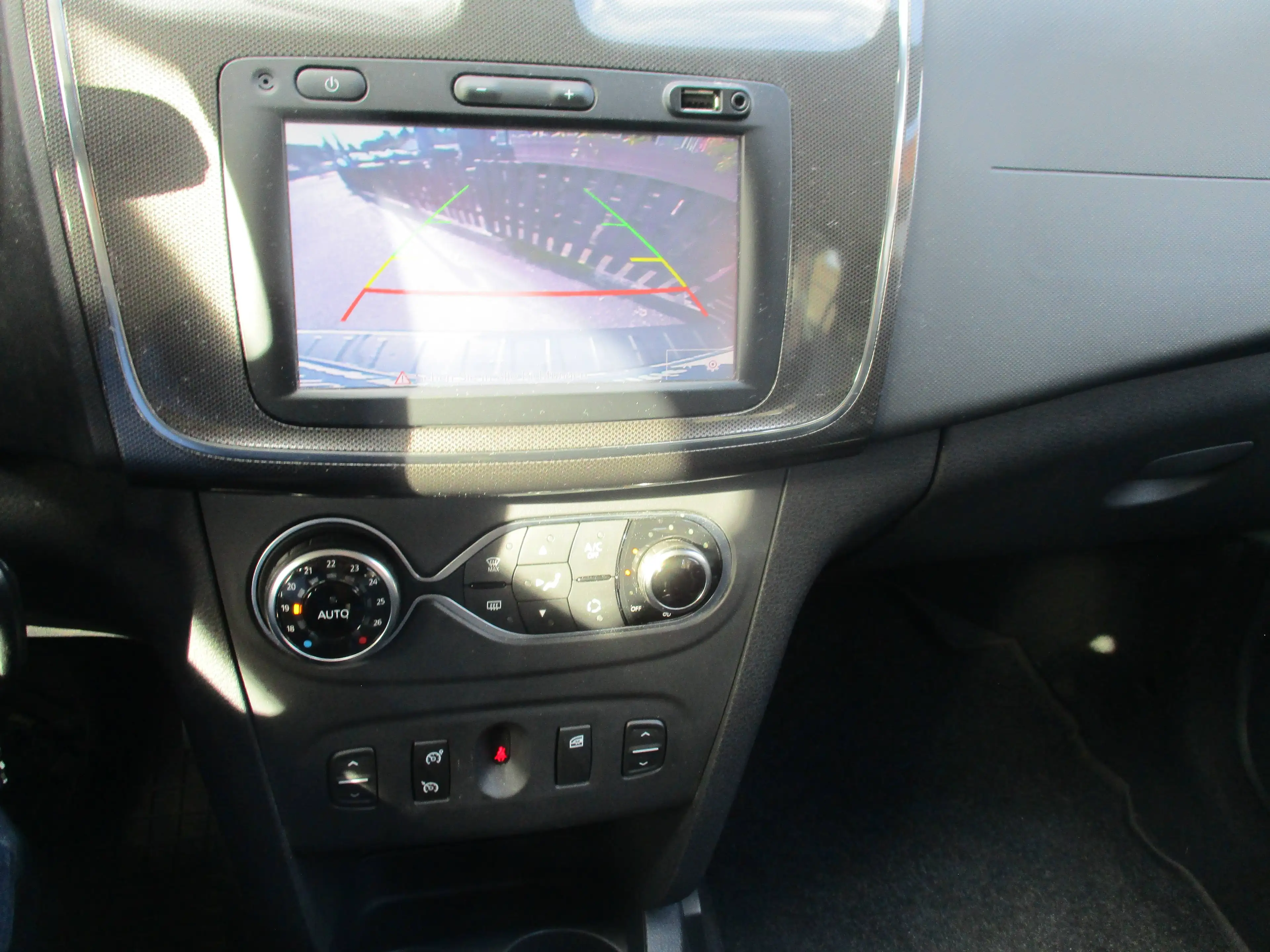 Dacia Logan Stepway / Navi / Rückfahrkamera / Klima . . . — photo 11