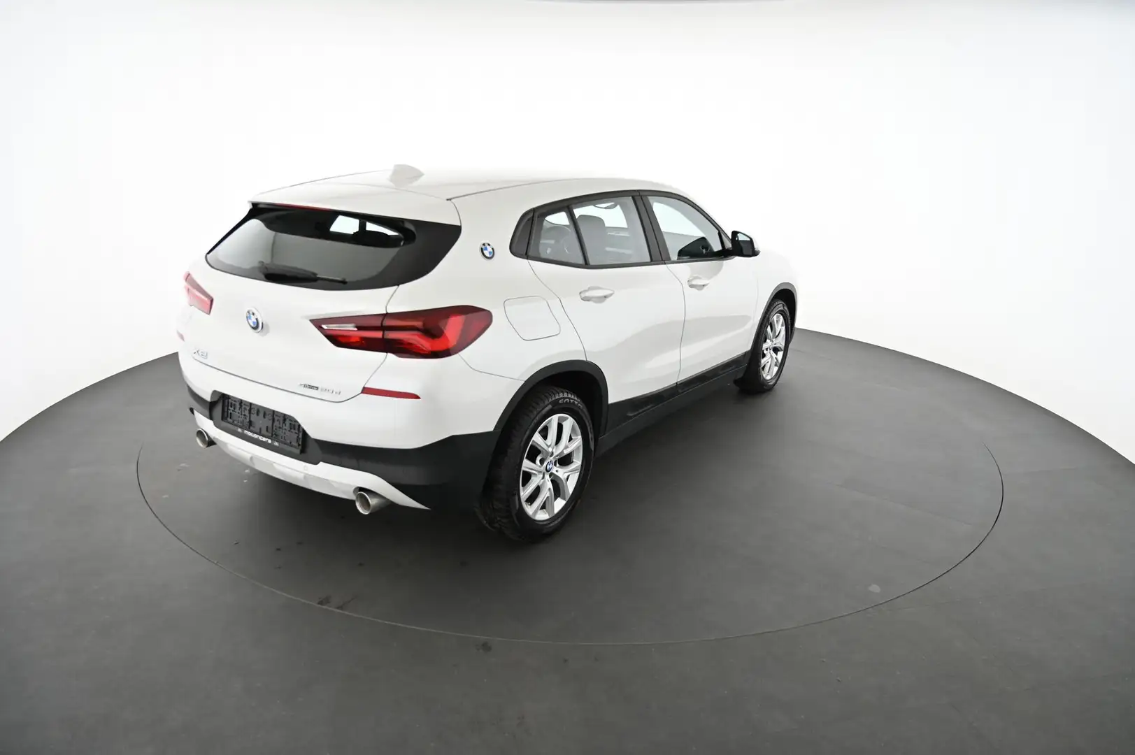BMW X2 sDrive20d Advantage Weiß - 2
