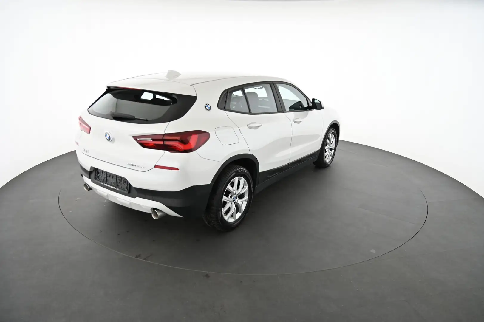 BMW X2 sDrive20d Advantage Pickerl NEU Weiß - 2
