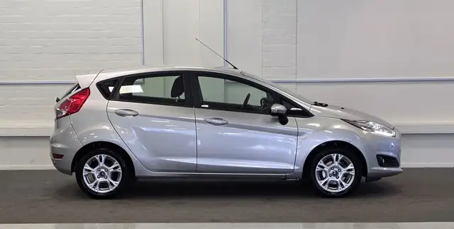 Ford Fiesta view 5