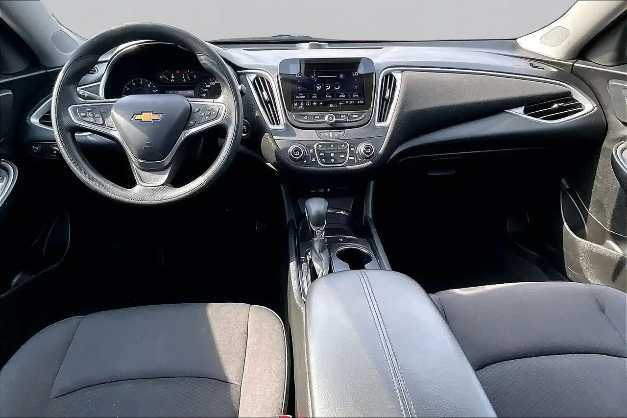 Chevrolet Malibu снимка Chevrolet Malibu
