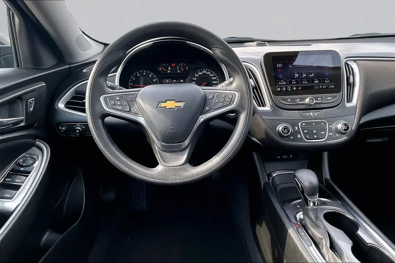 Chevrolet Malibu снимка Chevrolet Malibu