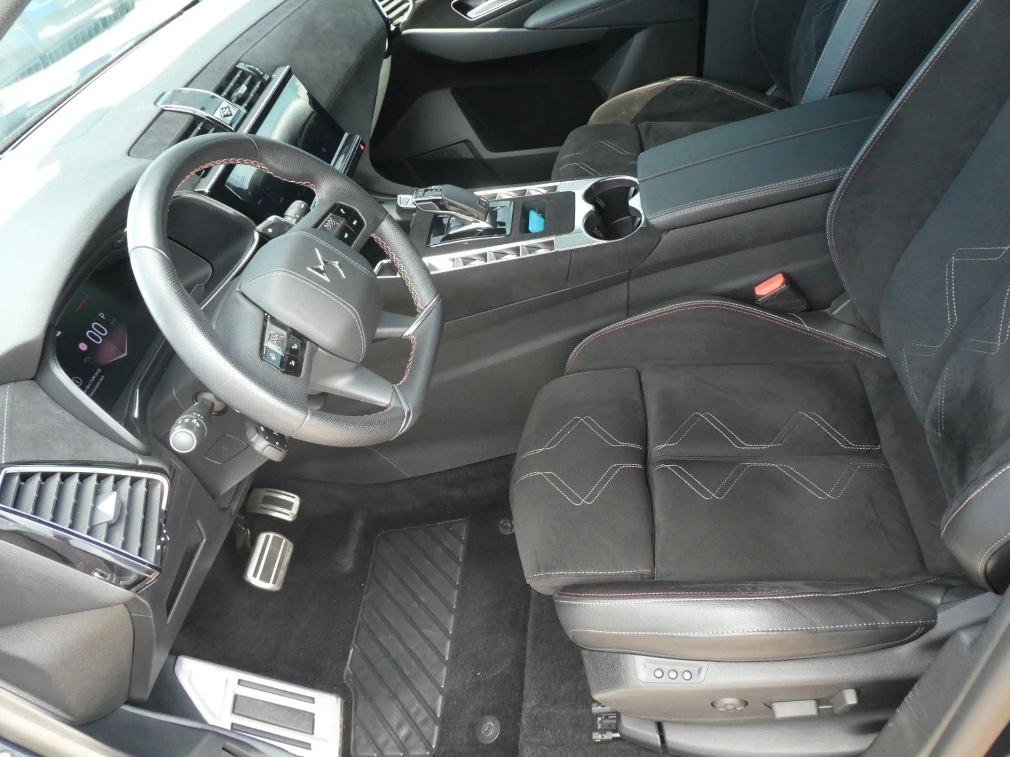 DS Automobiles DS 7 Crossback Performance Line + Navi, Kamera — photo 9