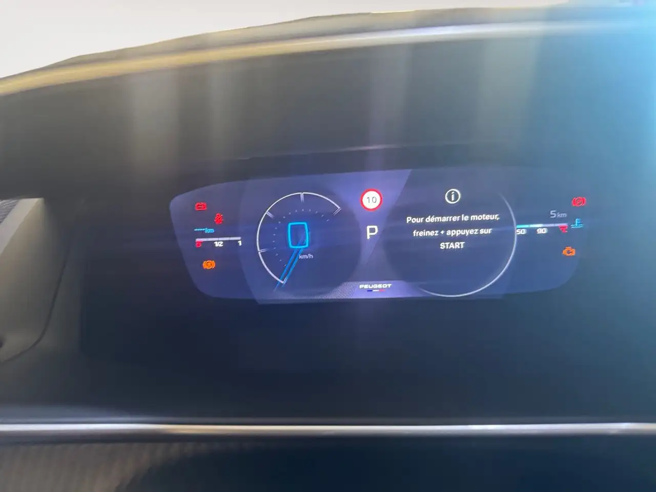 Peugeot 2008 Hybrid 145cv e-DCS6 GT auto 12