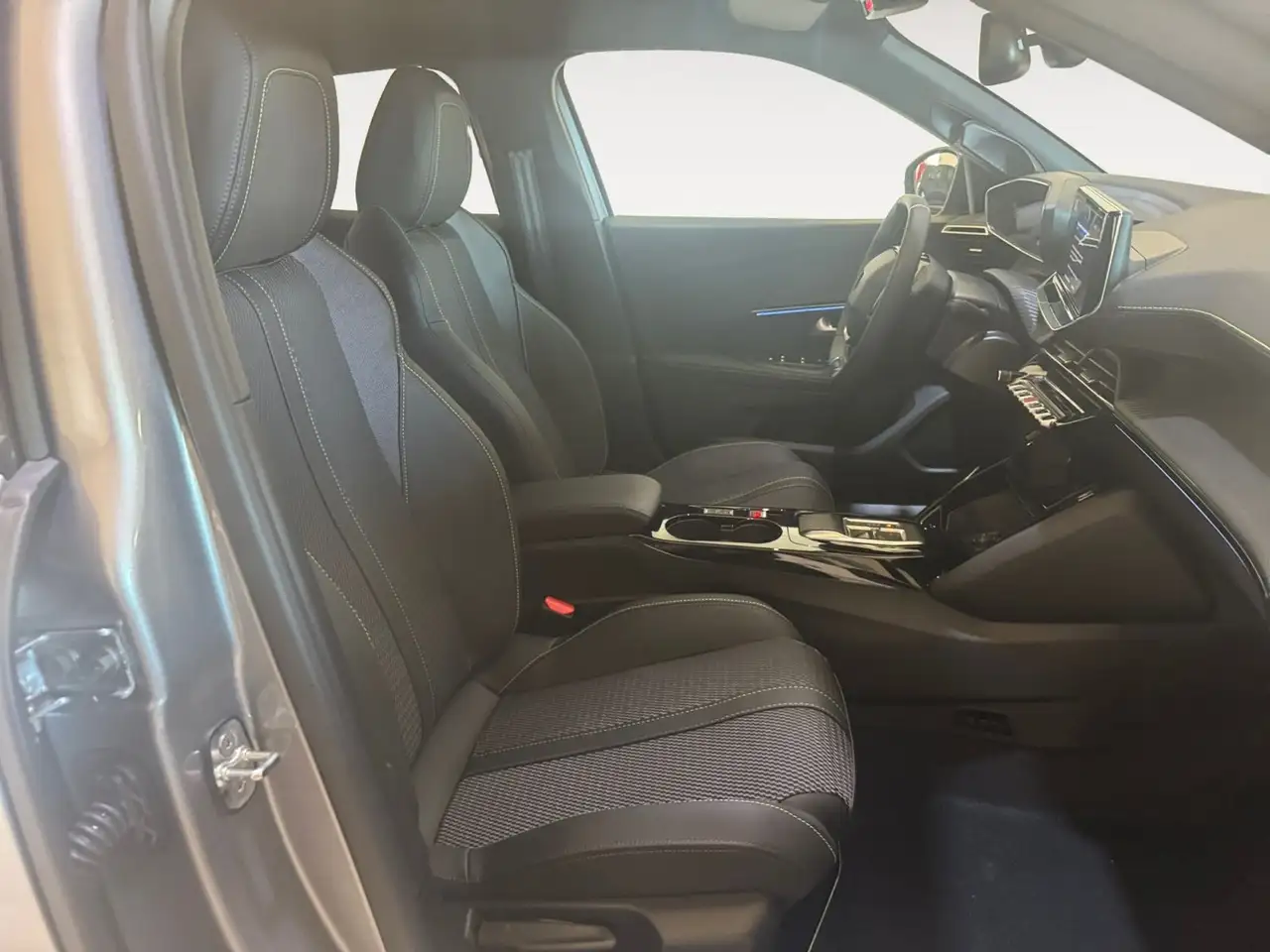 Peugeot 2008 Hybrid 145cv e-DCS6 GT auto 15