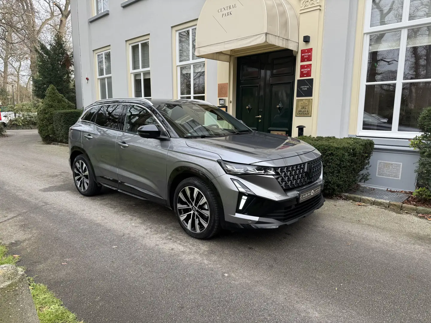 Renault Austral 1.2, Nieuw model, E-Tech full hybrid 200 techno Fa Grau - 1