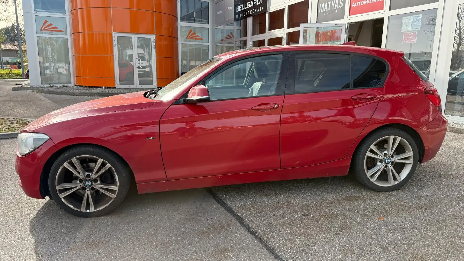 BMW 120 d Limousine /Leder/Navi/Sport Line Rot - 2