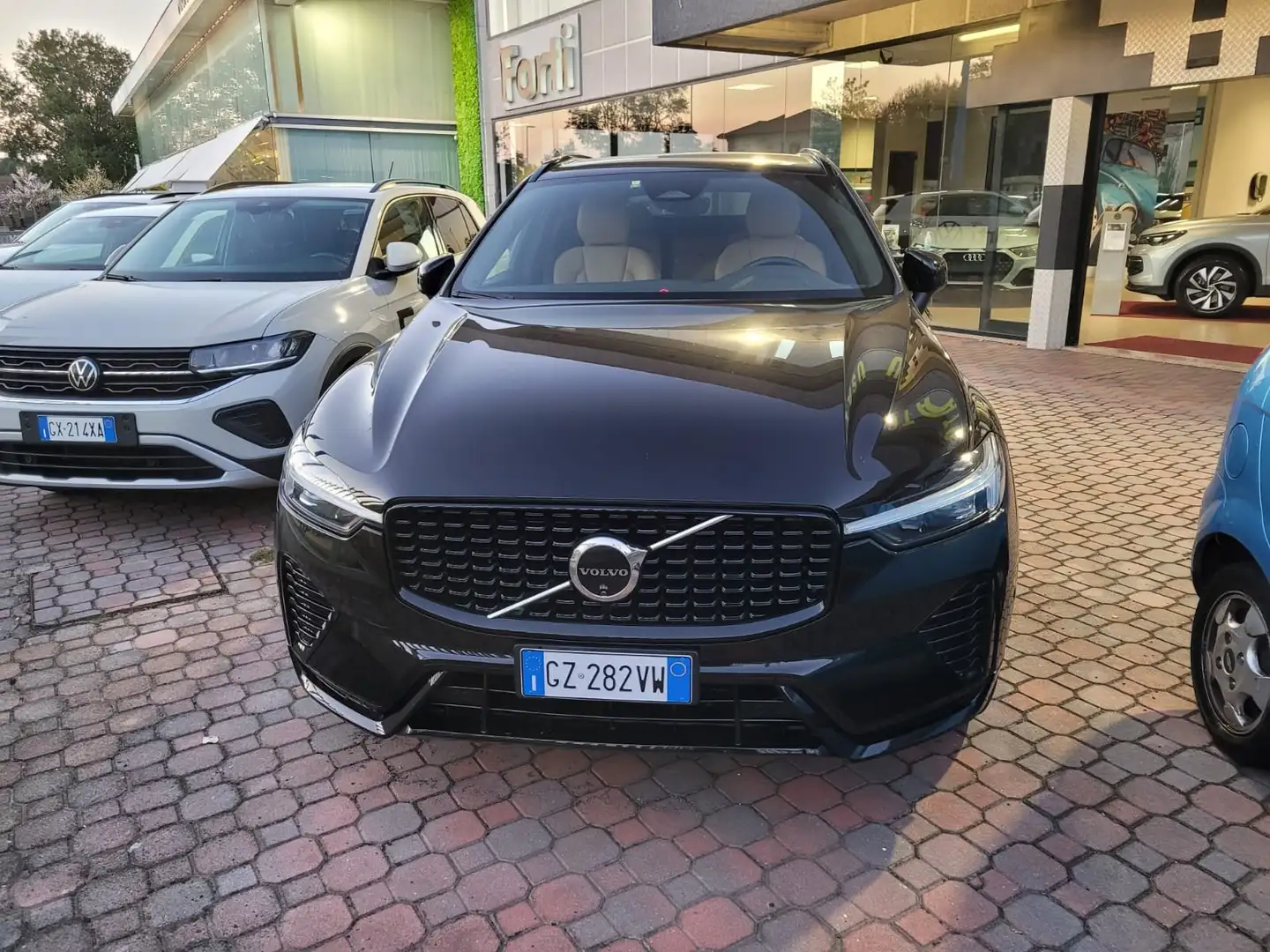 Volvo XC60 XC60 2.0 b4 Plus Bright auto Nero - 1