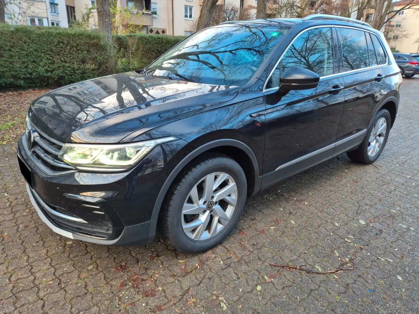 Volkswagen Tiguan Elegance4M 2.0TDI AUT. WEBASTO 17999NETTO Schwarz - 2
