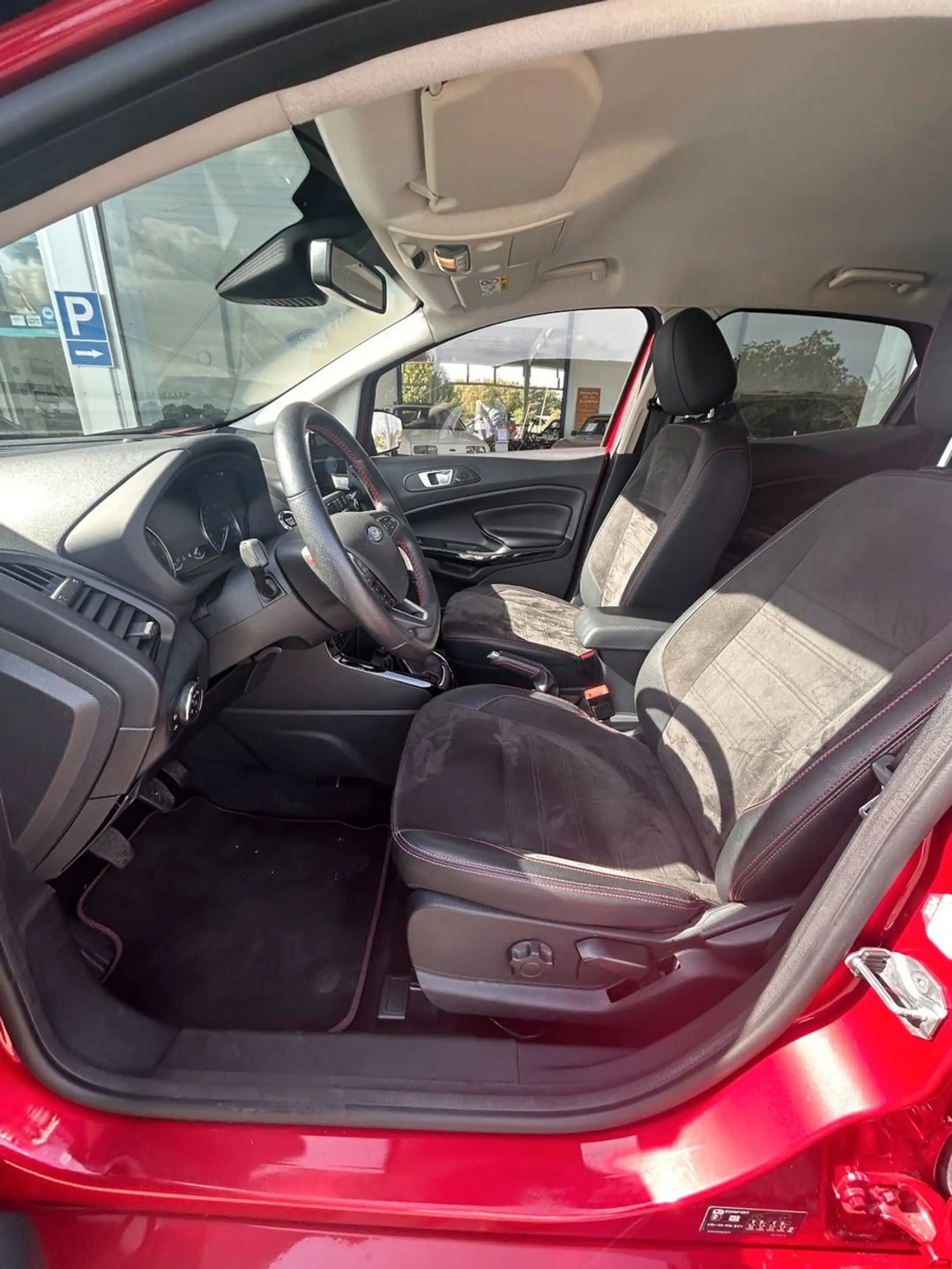 Ford EcoSport ST-Line B&O Allwetterreifen schwarz/rot — photo 6