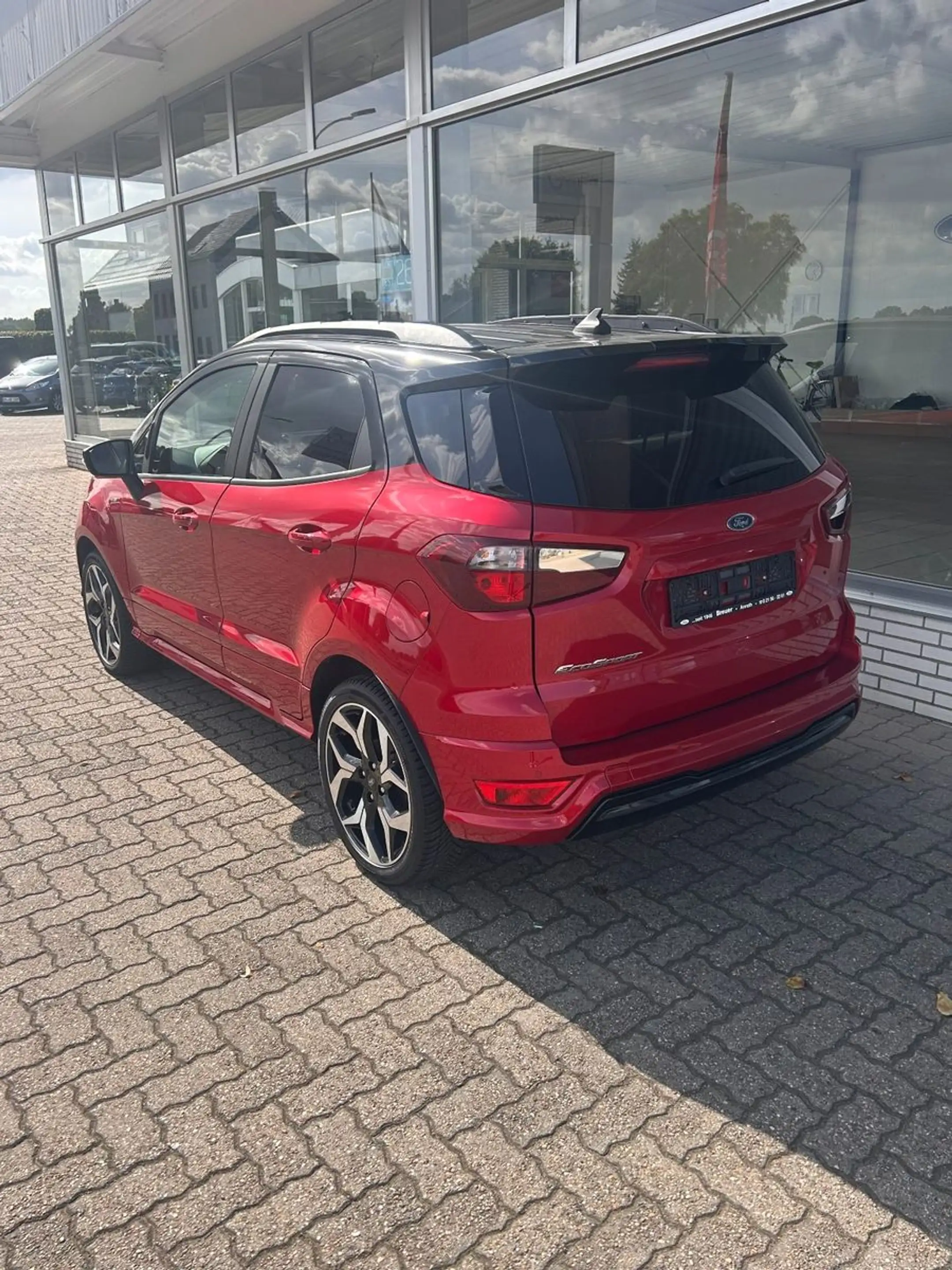 Ford EcoSport ST-Line B&O Allwetterreifen schwarz/rot — photo 4