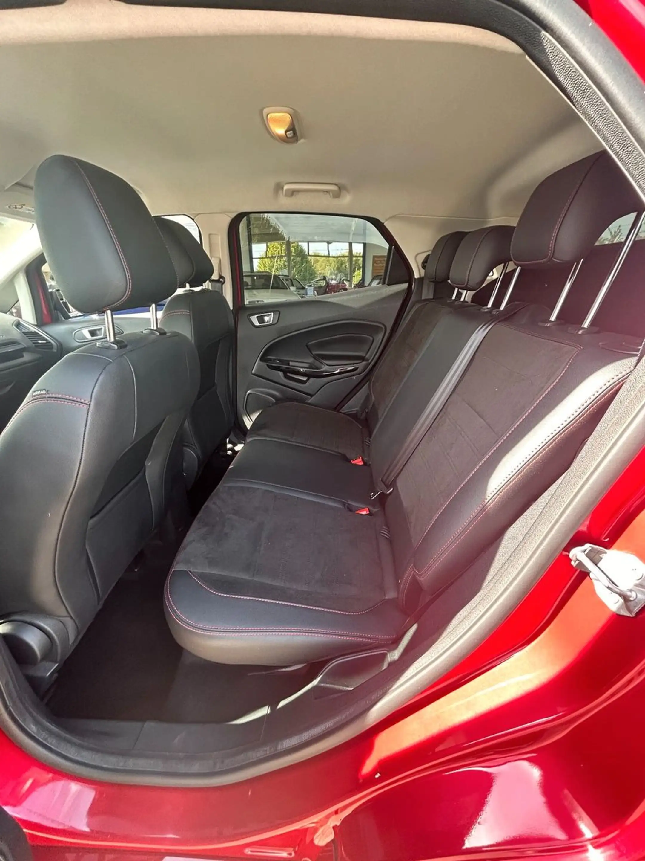 Ford EcoSport ST-Line B&O Allwetterreifen schwarz/rot — photo 7