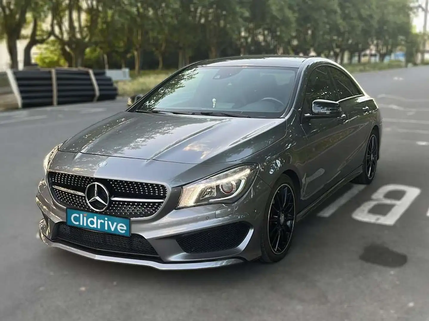 Mercedes-Benz CLA 220 220CDI AMG Line 7G-DCT Gris - 2