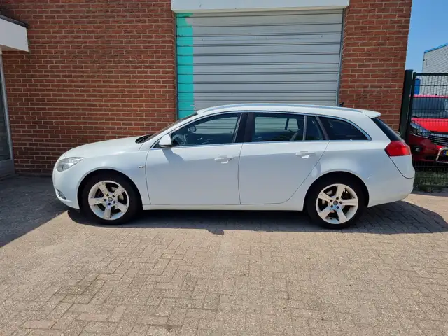 Opel Insignia view 9