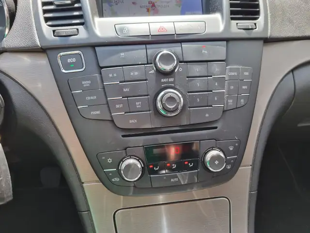 Opel Insignia view 12