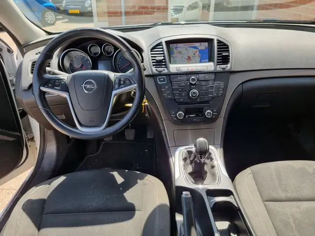 Opel Insignia view 6