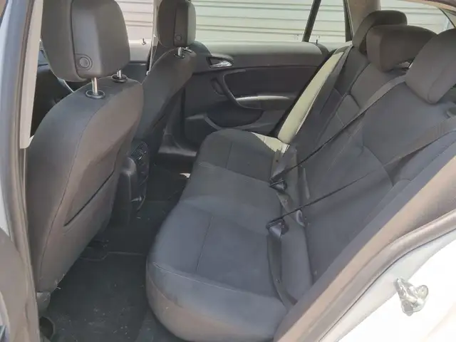 Opel Insignia view 23