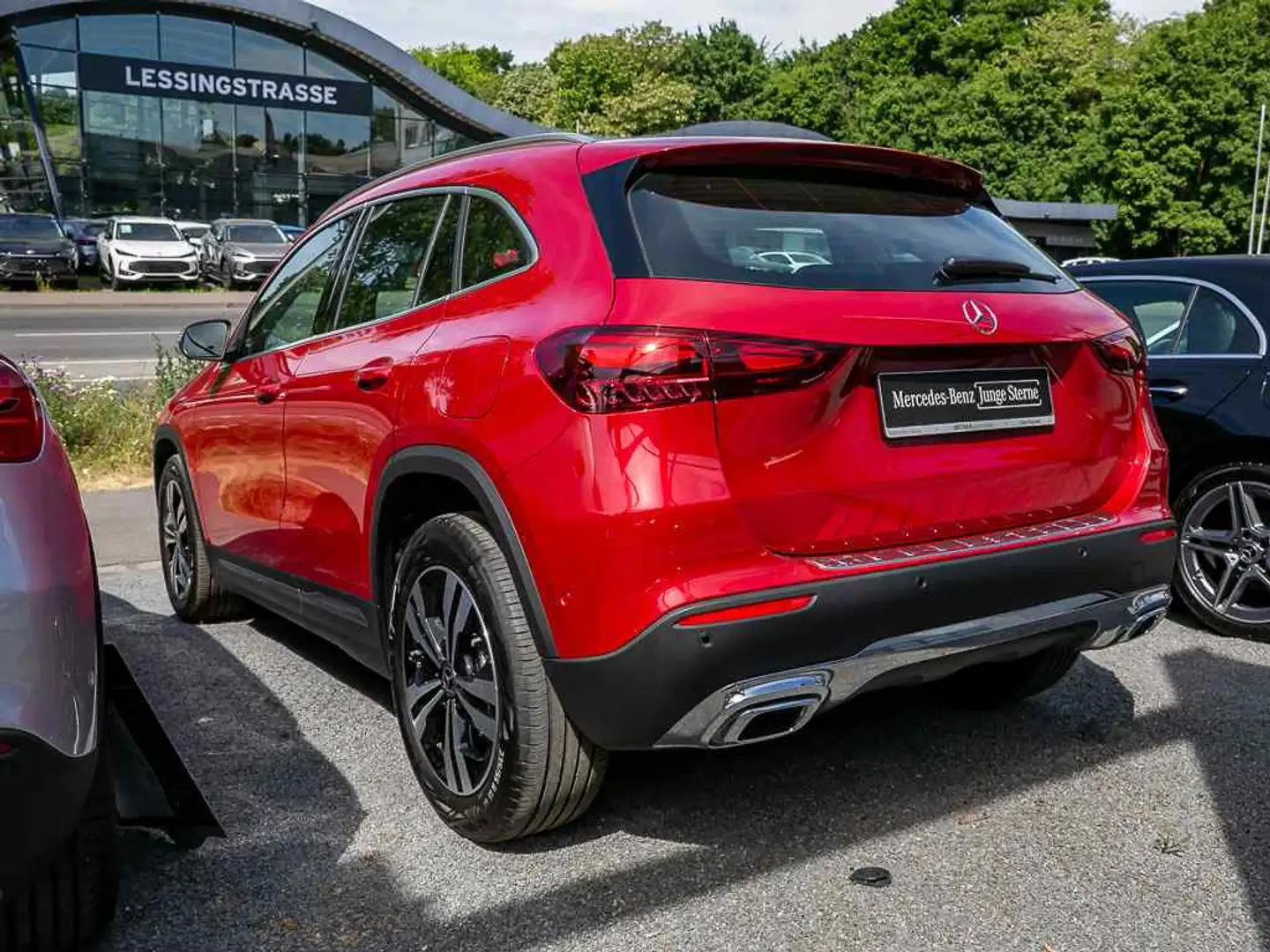 Mercedes-Benz GLA 180 PROGRESSIVE LINE ADVANCED WINTERPAKET Červená - 2