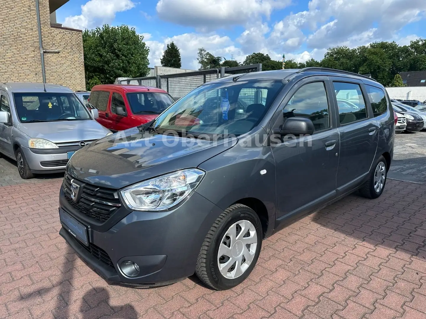 Dacia Lodgy 1.6 Essential*1.HAND*TÜV NEU*SCHECKHEFT* Grau - 2