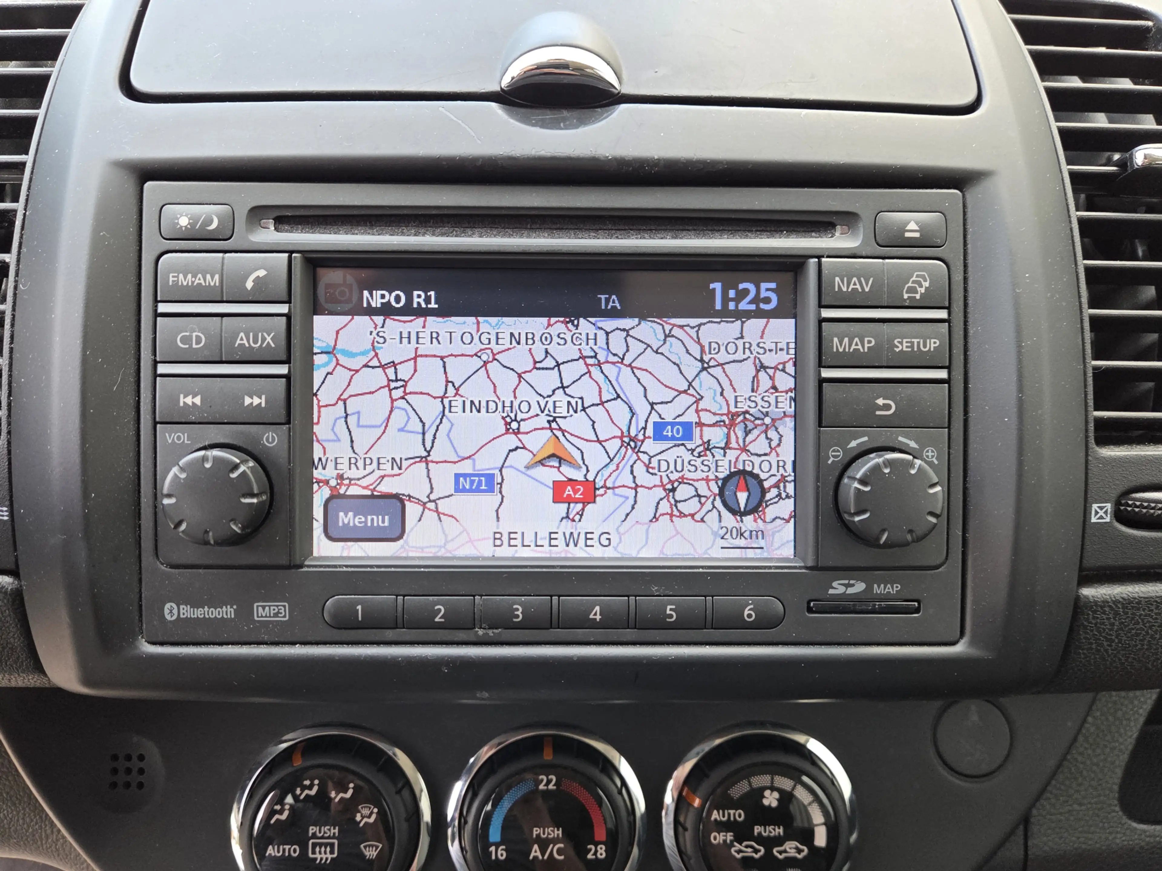 Nissan Note 1.6 Life + automaat navigatie / cruis control 1e e — photo 6