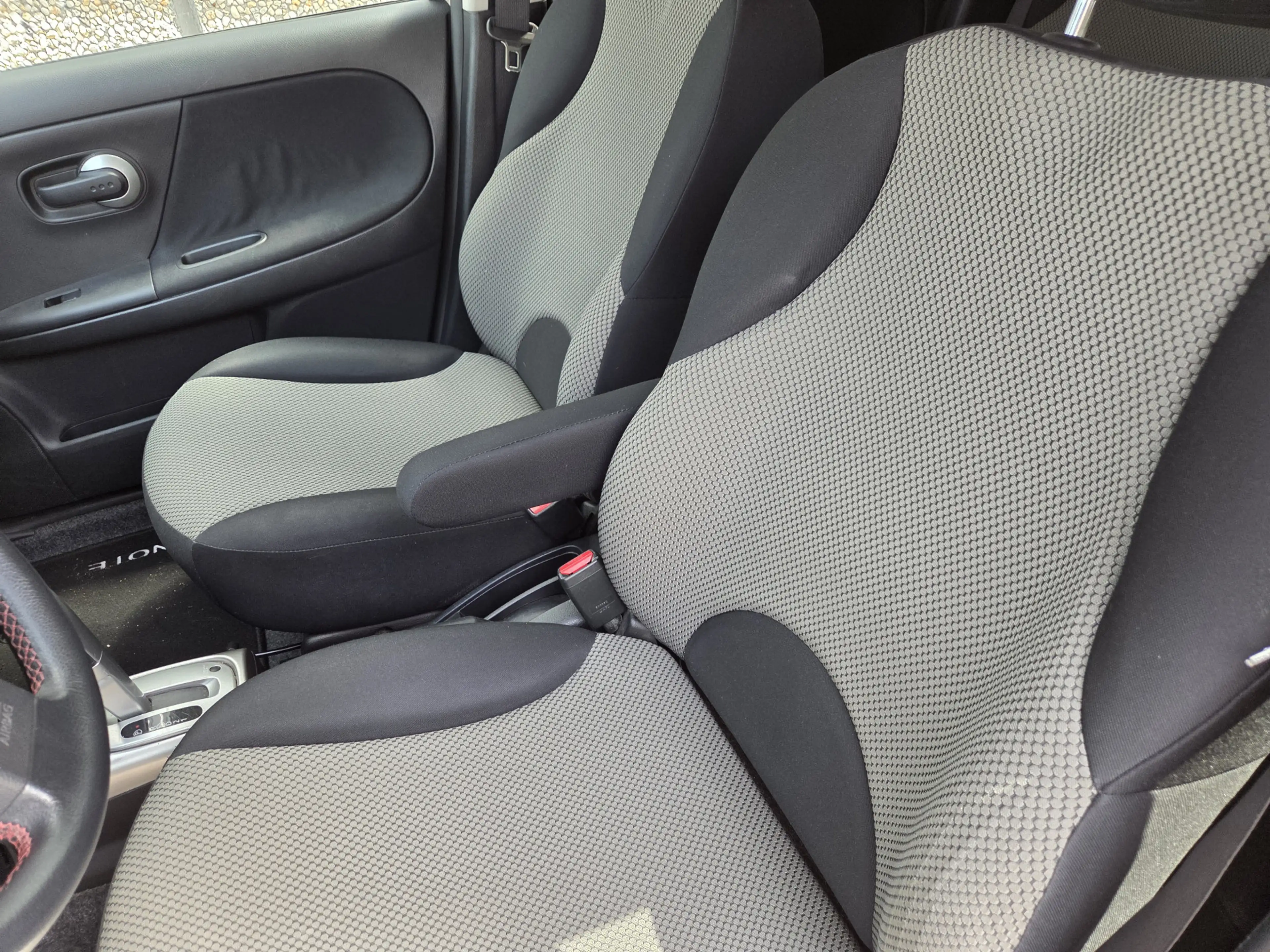 Nissan Note 1.6 Life + automaat navigatie / cruis control 1e e — photo 16