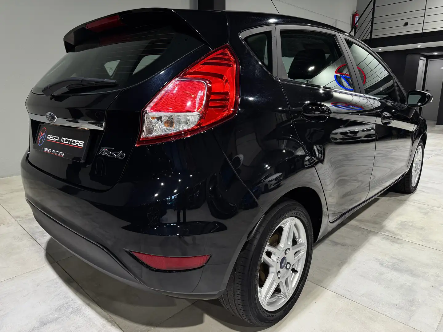 Ford Fiesta 1.5 TDCi 75CV 5PORTES CLiM JA15" " GARANTiE 1AN " Noir - 2