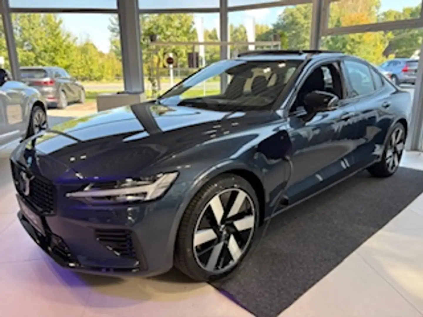 Volvo S60 T8 Recharge AWD Ultimate Dark Massage LED 360° Kam Blau - 1