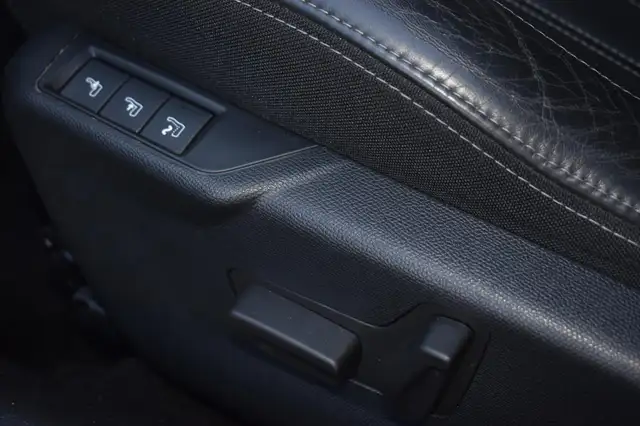 Peugeot 208 view 16