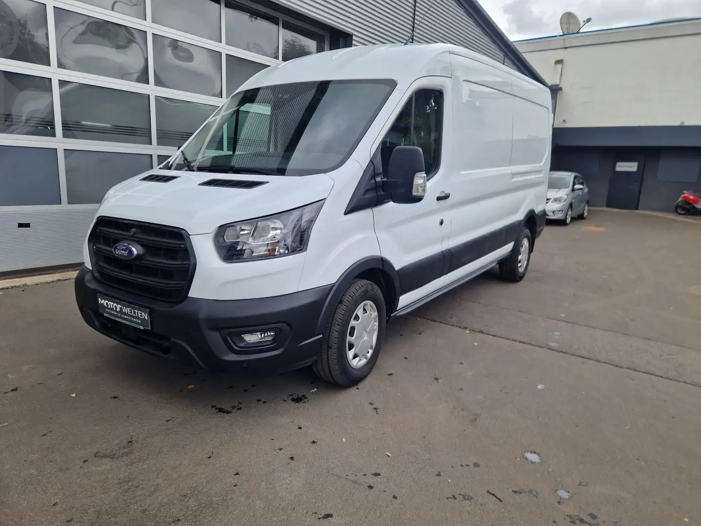 Ford Transit FT 350 (TTS) 2.0 TDCi DPF 350 L3 Trend FWD 2.0 TDC Weiß - 1