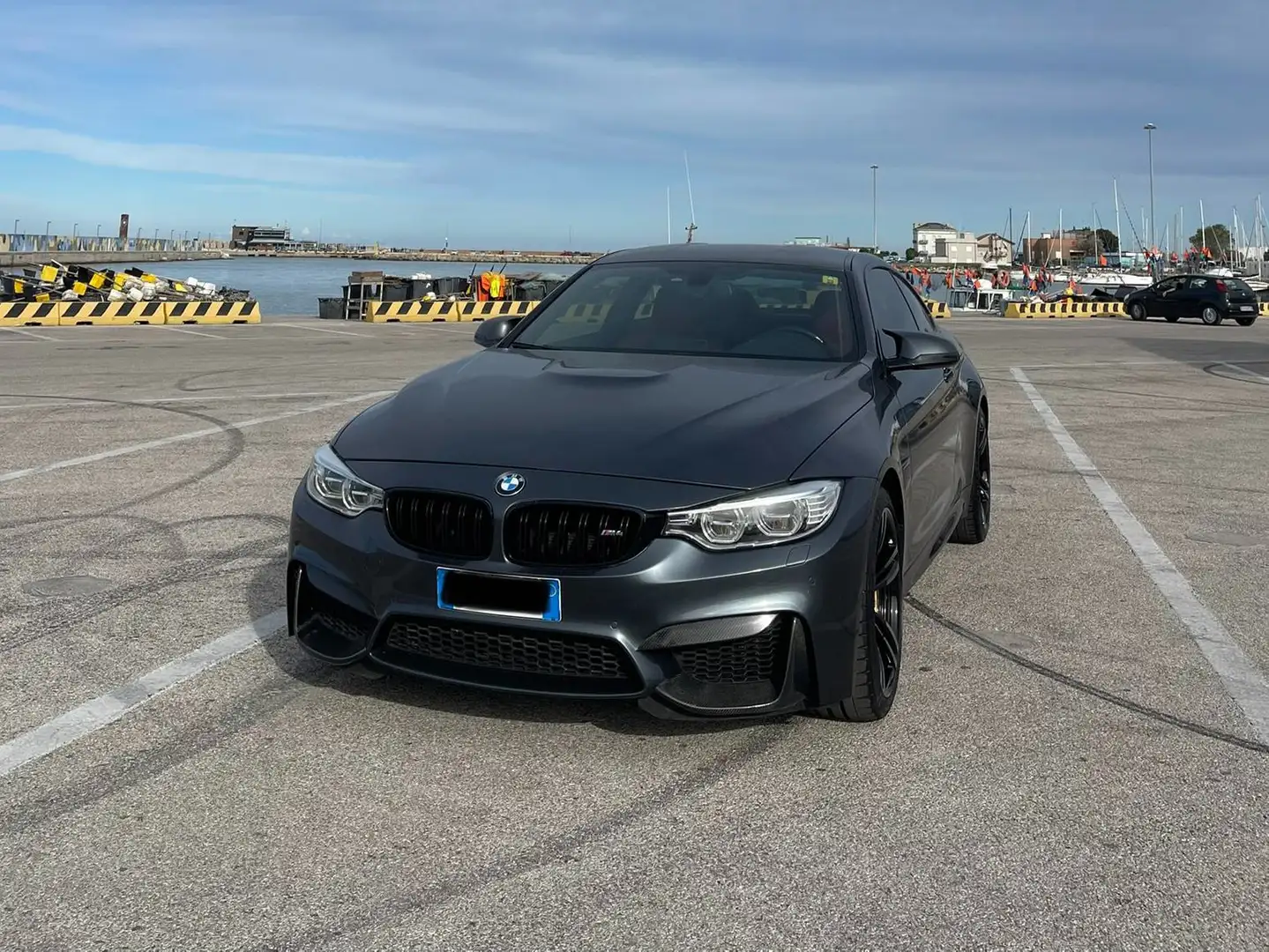 BMW M4 M4 Coupe 3.0 dkg siva - 1