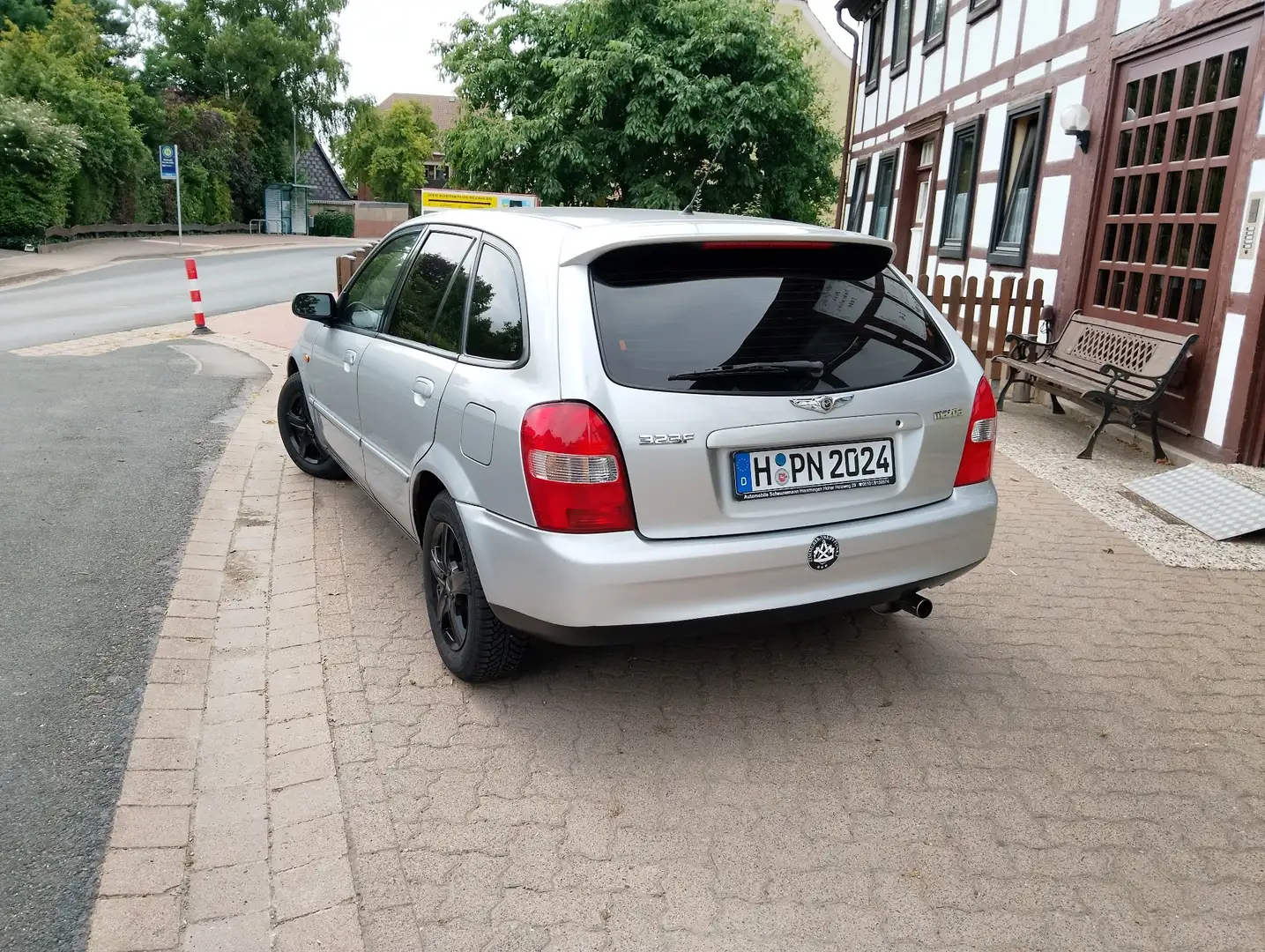 Mazda 323 F 1.6 Exclusive - 2