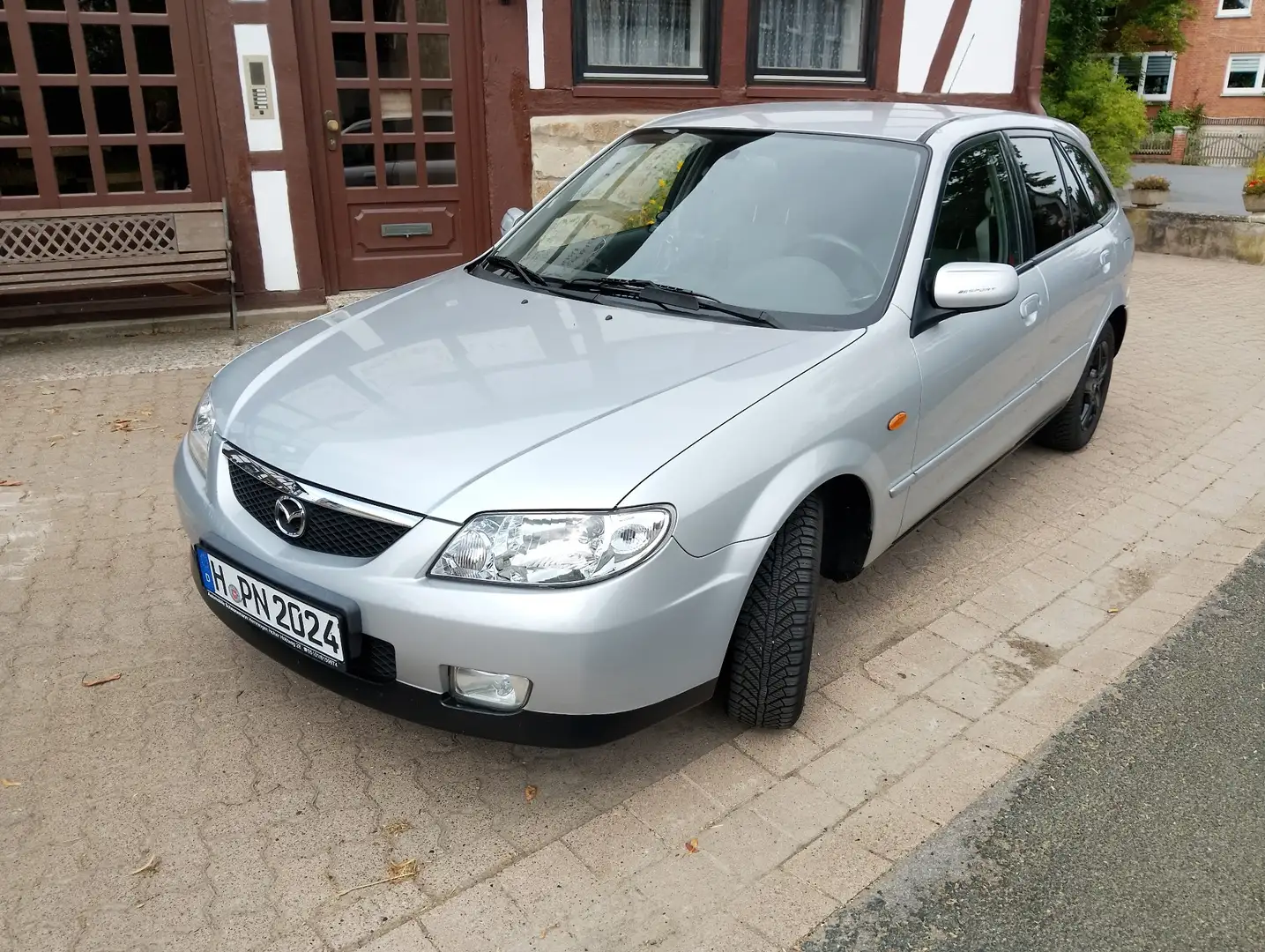 Mazda 323 F 1.6 Exclusive - 1