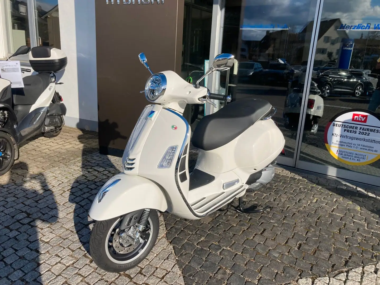 Vespa GTS Super 300 Aktion FRÜHLING 2025 Alb - 2
