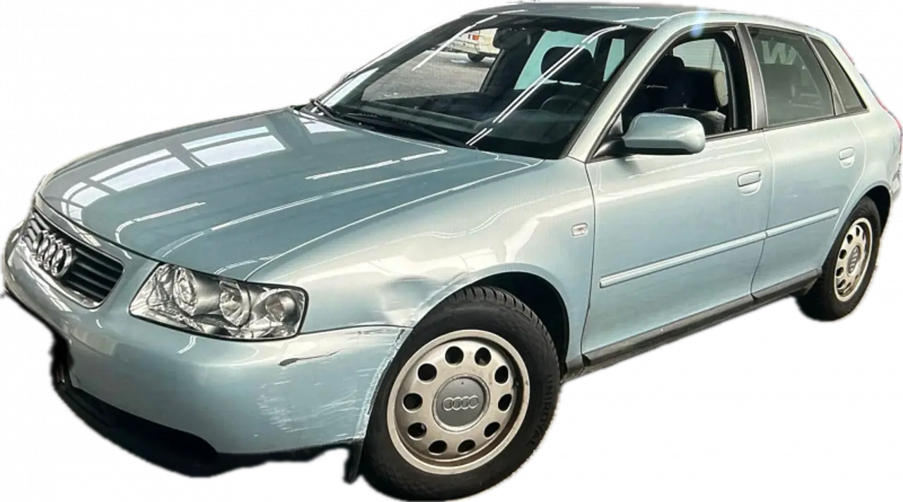 Audi A3 1.6 100CH AMBIENTE 5P