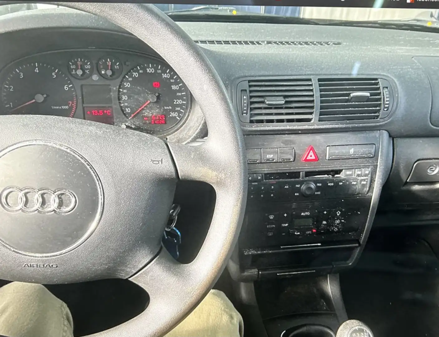 Audi A3 1.6 100CH AMBIENTE 5P Gris - 2