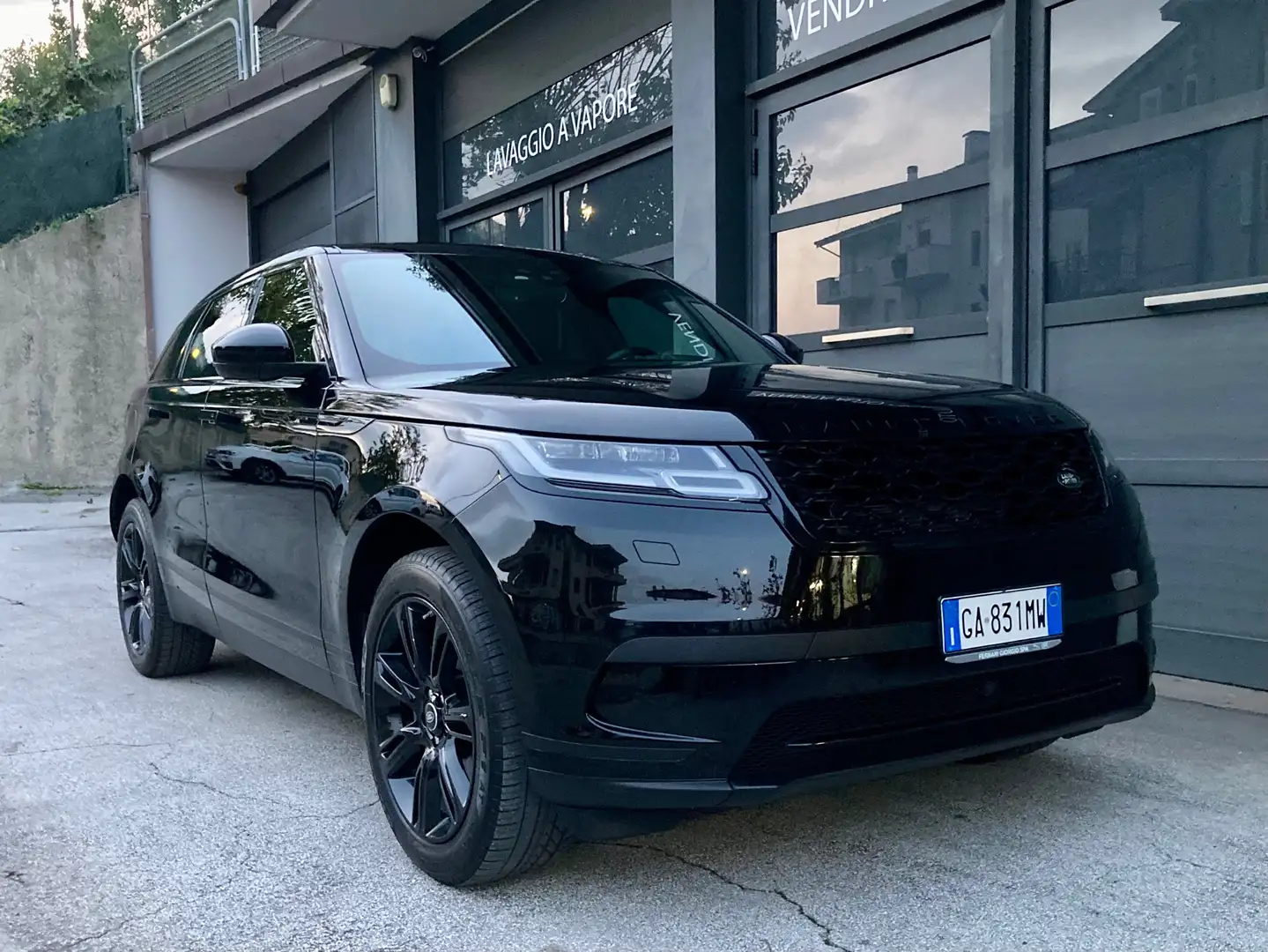 Land Rover Range Rover Velar SE - IVA ESP - UNICO PROPRIETARIO Nero - 2