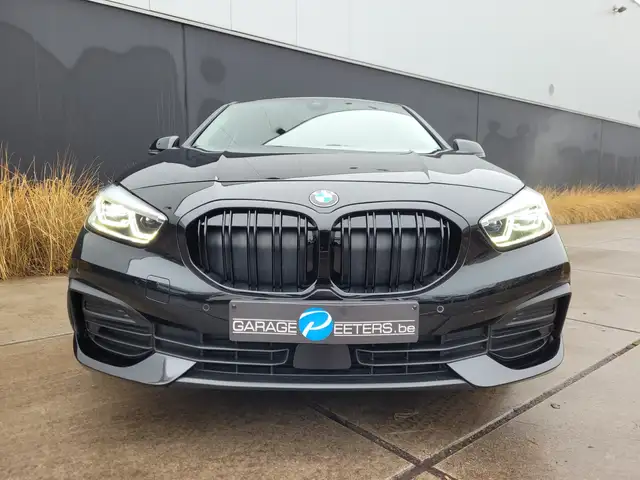 BMW 1 Series view 5