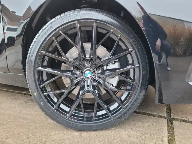 BMW 1 Series view 8